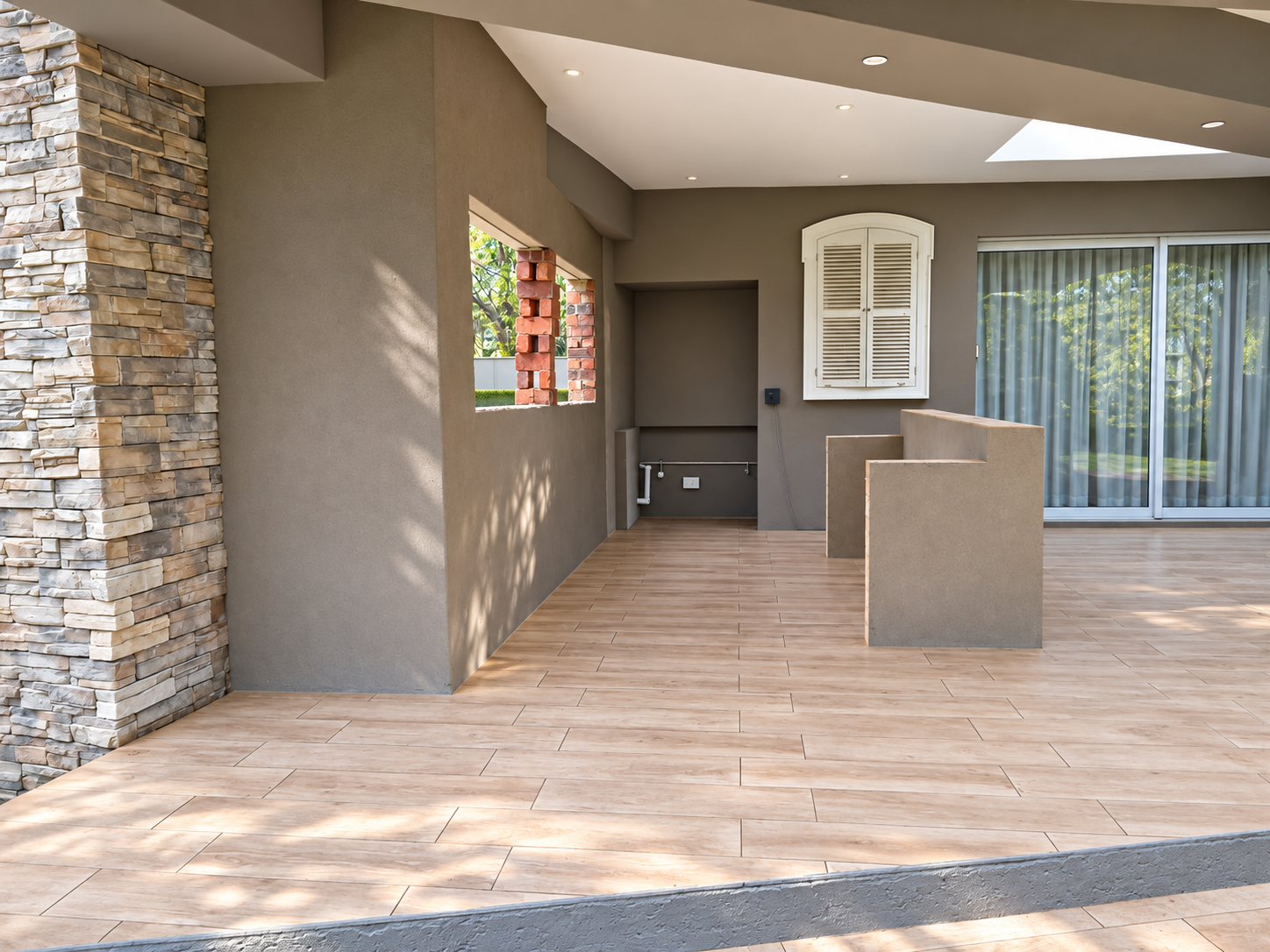 Plastered entertainment area